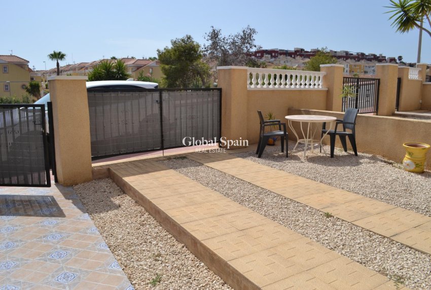 Wederverkoop - APPARTEMENT -
ORIHUELA COSTA - Las Filipinas
