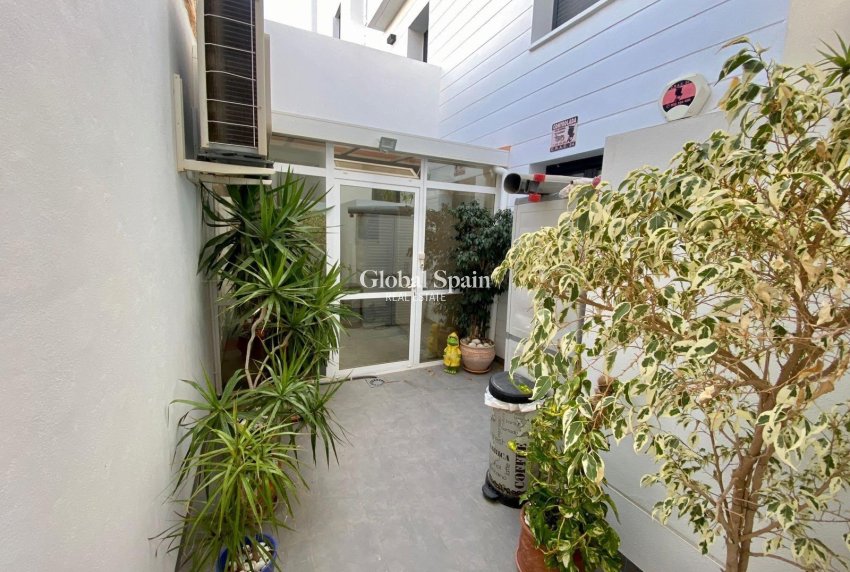 Wederverkoop - APPARTEMENT -
ORIHUELA COSTA - Las Ramblas