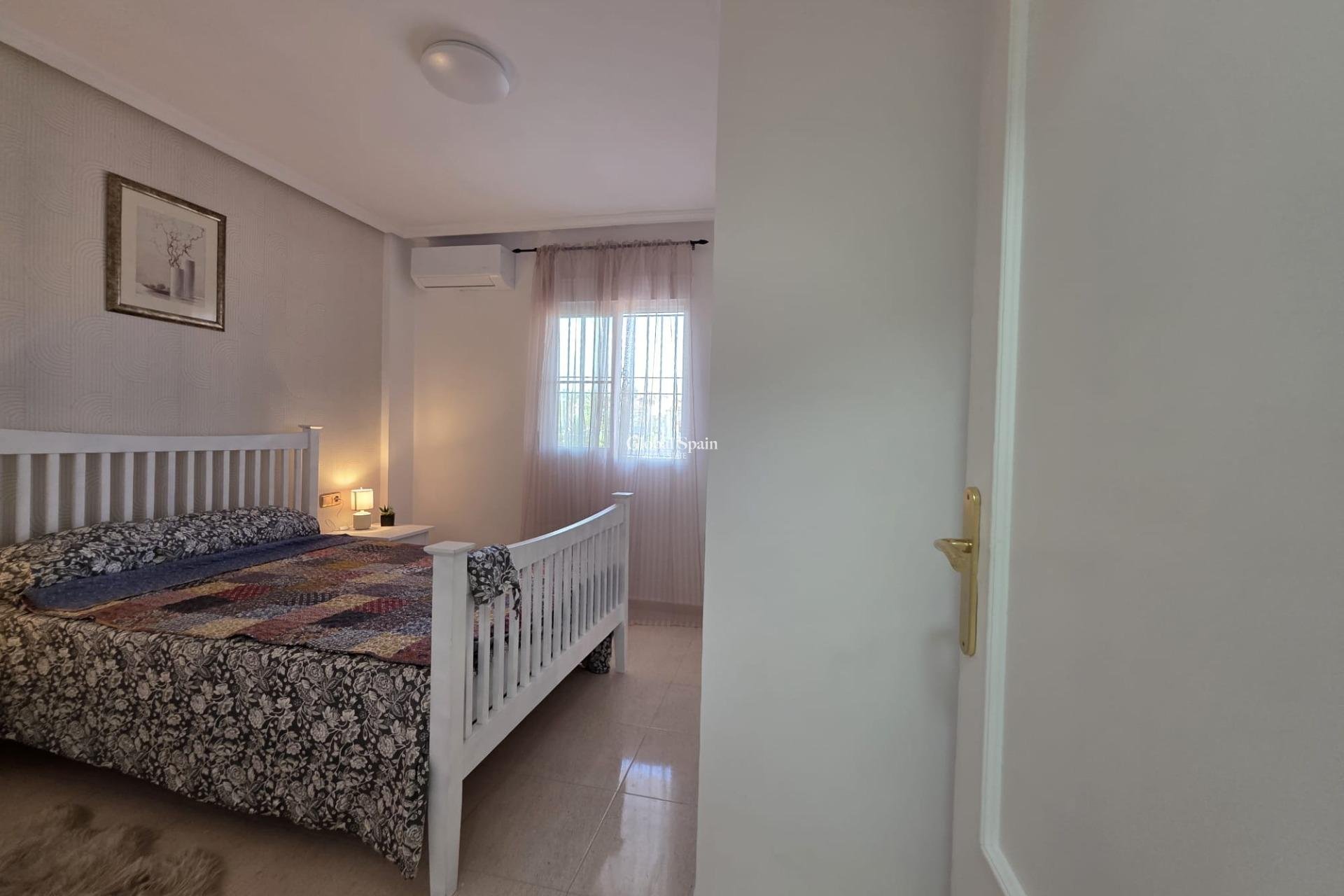 Wederverkoop - APPARTEMENT -
ORIHUELA COSTA - Lomas De Cabo Roig-los Dolses