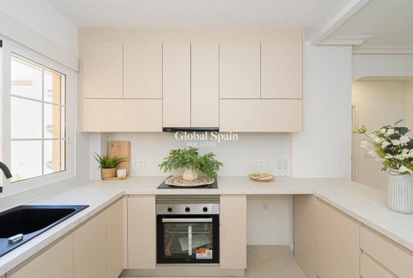 Wederverkoop - APPARTEMENT -
ORIHUELA COSTA - Lomas de Cabo Roig