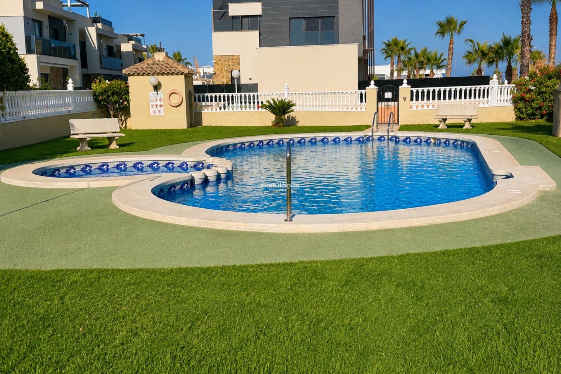 Wederverkoop - APPARTEMENT -
ORIHUELA COSTA - Lomas de Cabo Roig