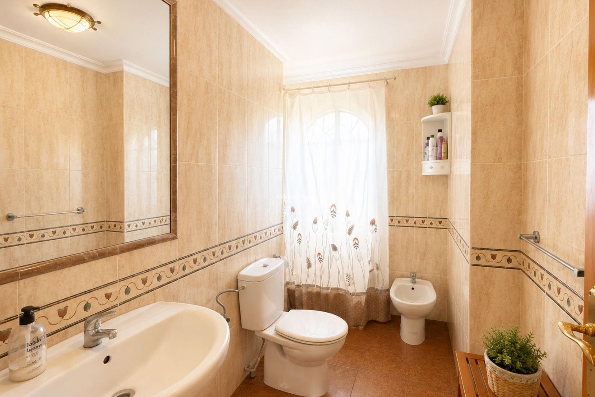 Wederverkoop - APPARTEMENT -
ORIHUELA COSTA - Lomas de Cabo Roig