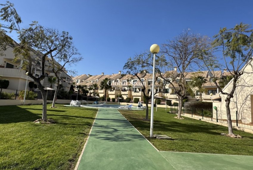 Wederverkoop - APPARTEMENT -
ORIHUELA COSTA - Lomas de Campoamor
