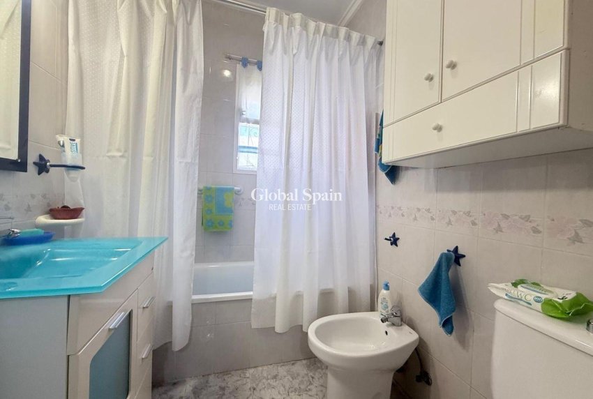 Wederverkoop - APPARTEMENT -
ORIHUELA COSTA - Los Almendros-la Florida