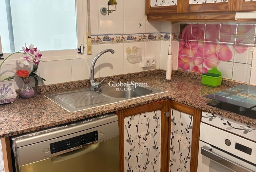 Wederverkoop - APPARTEMENT -
ORIHUELA COSTA - Los Almendros-la Florida