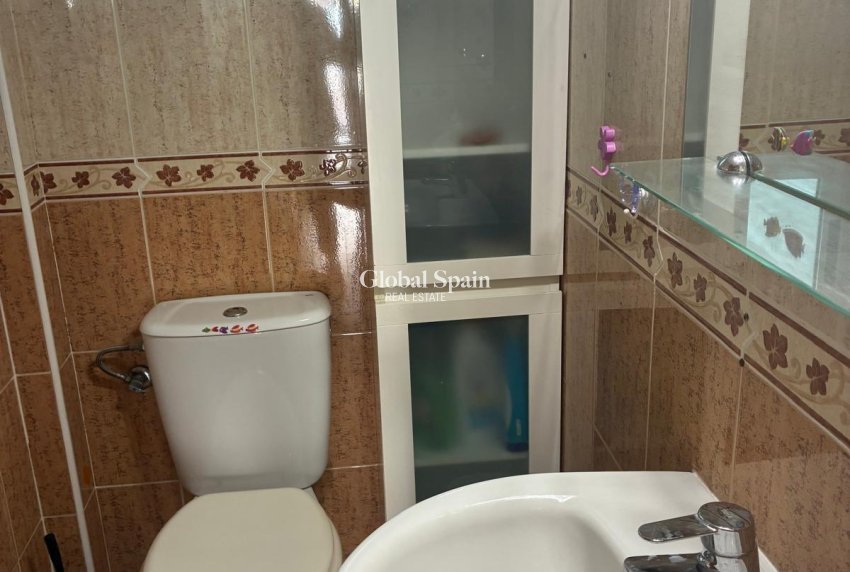 Wederverkoop - APPARTEMENT -
ORIHUELA COSTA - Los Almendros-la Florida