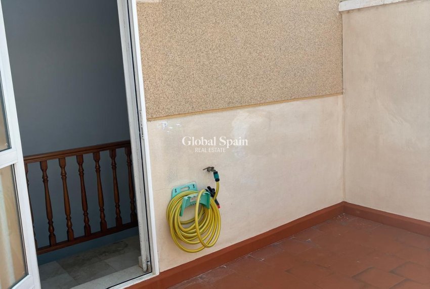 Wederverkoop - APPARTEMENT -
ORIHUELA COSTA - Los Almendros-la Florida