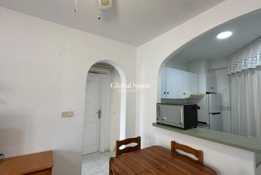 Wederverkoop - APPARTEMENT -
ORIHUELA COSTA - Los Almendros-la Florida