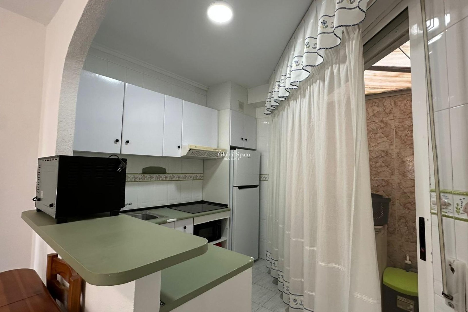 Wederverkoop - APPARTEMENT -
ORIHUELA COSTA - Los Almendros-la Florida