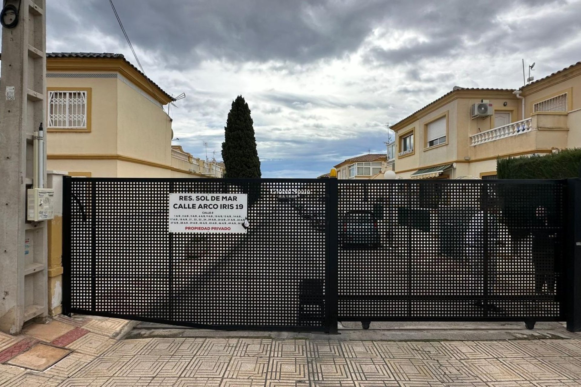 Wederverkoop - APPARTEMENT -
ORIHUELA COSTA - Los Almendros-la Florida