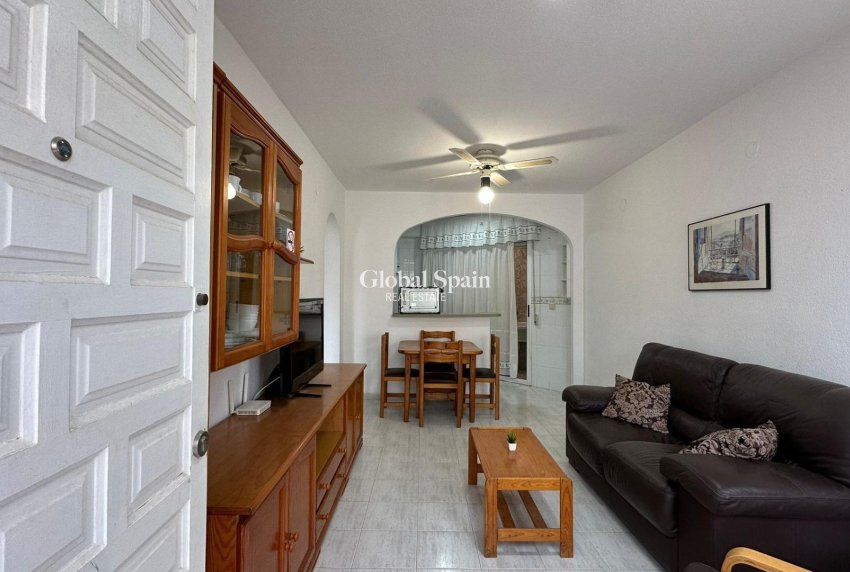 Wederverkoop - APPARTEMENT -
ORIHUELA COSTA - Los Almendros-la Florida