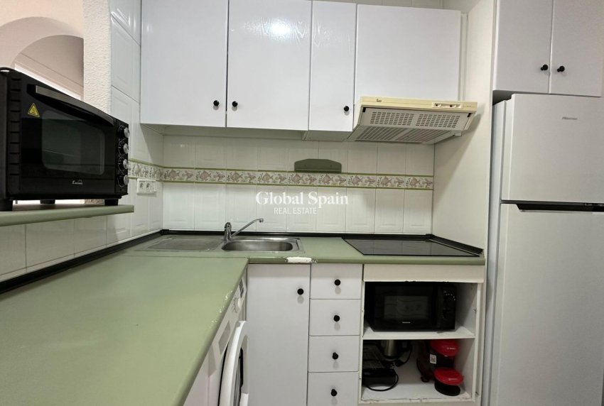 Wederverkoop - APPARTEMENT -
ORIHUELA COSTA - Los Almendros-la Florida