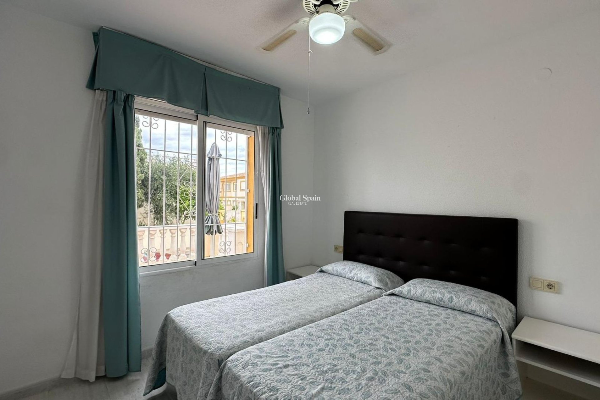 Wederverkoop - APPARTEMENT -
ORIHUELA COSTA - Los Almendros-la Florida