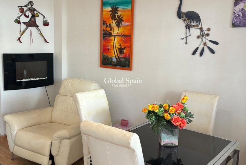 Wederverkoop - APPARTEMENT -
ORIHUELA COSTA - Los Almendros-la Florida