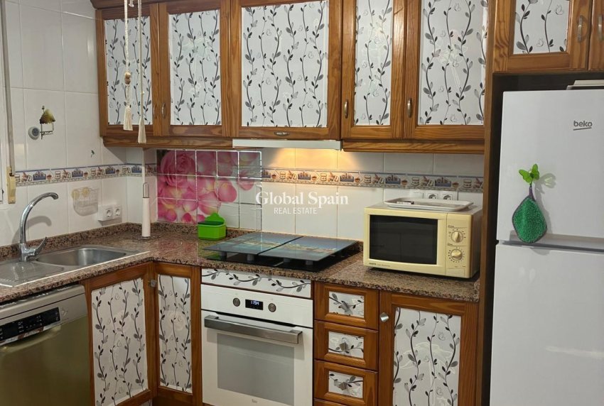 Wederverkoop - APPARTEMENT -
ORIHUELA COSTA - Los Almendros-la Florida