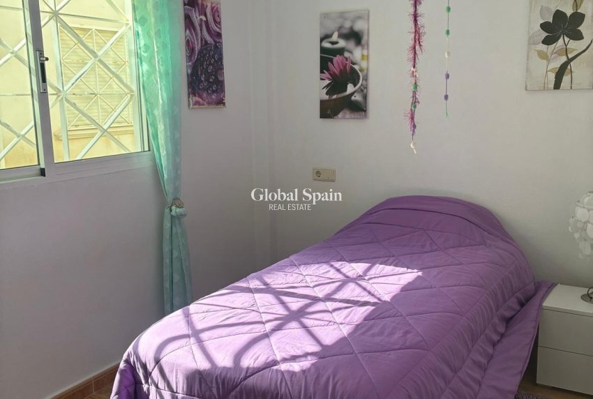 Wederverkoop - APPARTEMENT -
ORIHUELA COSTA - Los Almendros-la Florida