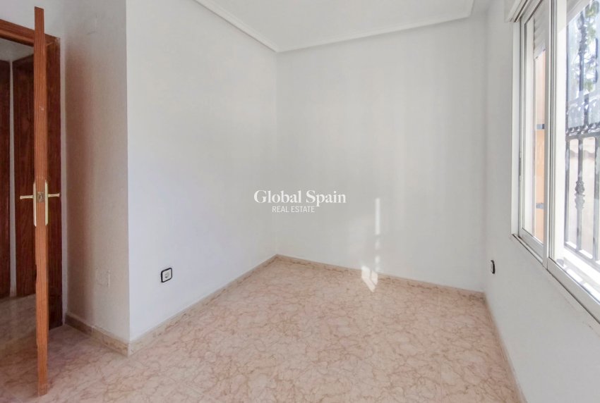 Wederverkoop - APPARTEMENT -
ORIHUELA COSTA - LOS BALCONES - LOS ALTOS