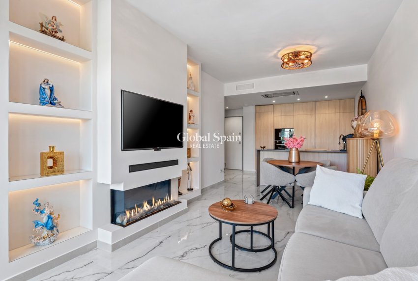 Wederverkoop - APPARTEMENT -
ORIHUELA COSTA - LOS BALCONES - LOS ALTOS