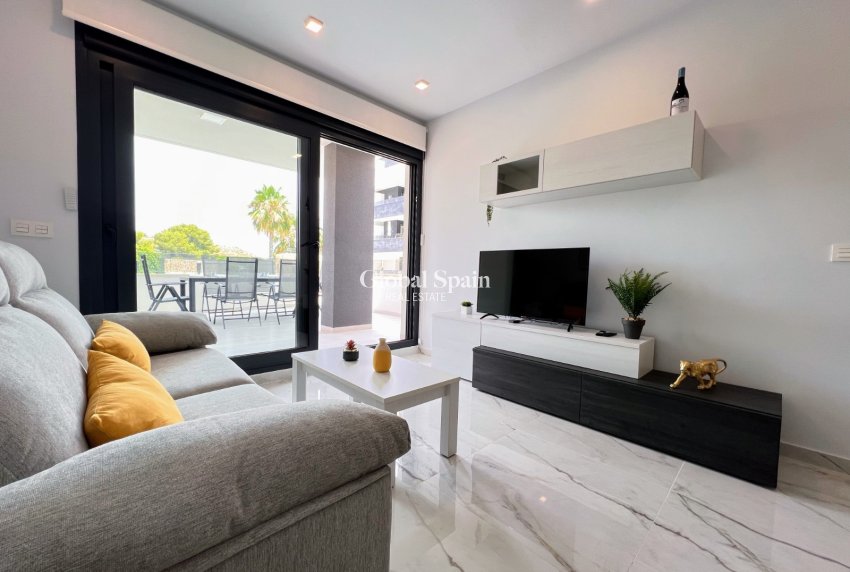 Wederverkoop - APPARTEMENT -
ORIHUELA COSTA - LOS BALCONES - LOS ALTOS