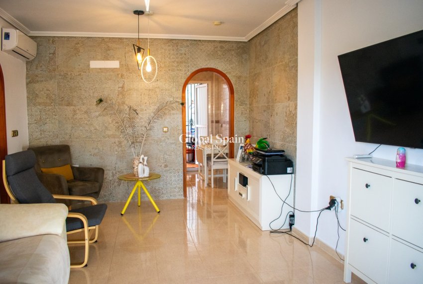 Wederverkoop - APPARTEMENT -
ORIHUELA COSTA - Los Dolses