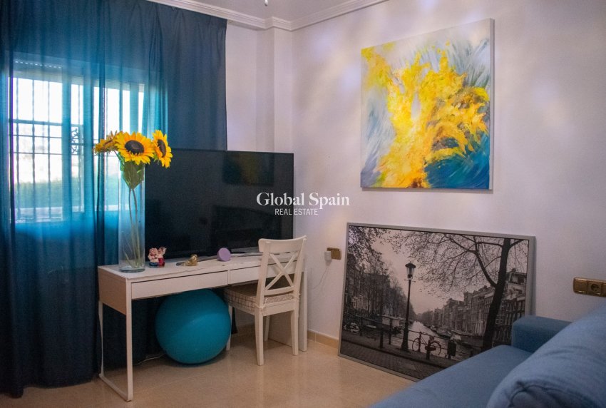 Wederverkoop - APPARTEMENT -
ORIHUELA COSTA - Los Dolses