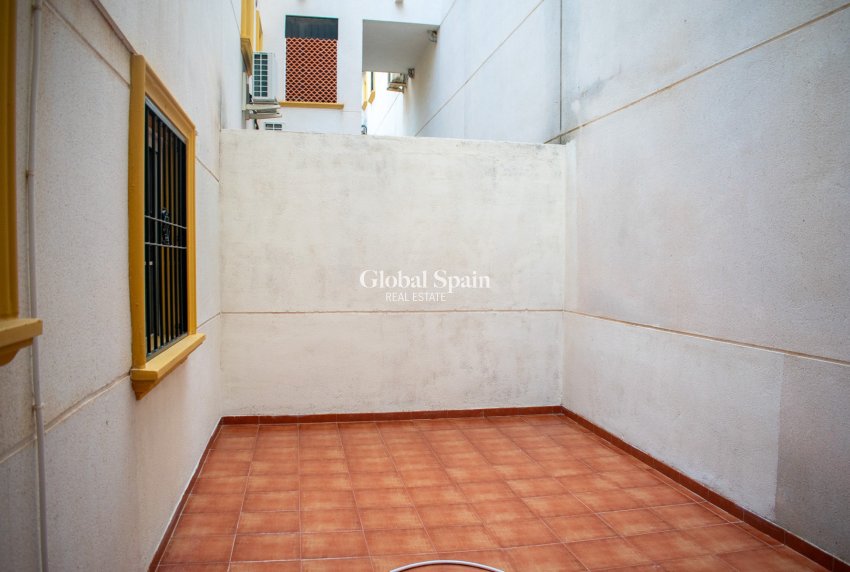 Wederverkoop - APPARTEMENT -
ORIHUELA COSTA - Los Dolses