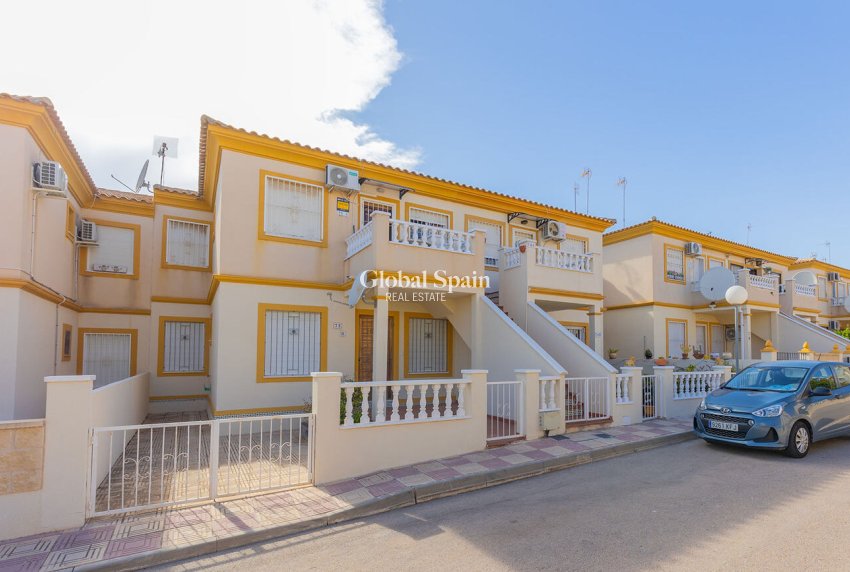 Wederverkoop - APPARTEMENT -
ORIHUELA COSTA - Orihuela Costa
