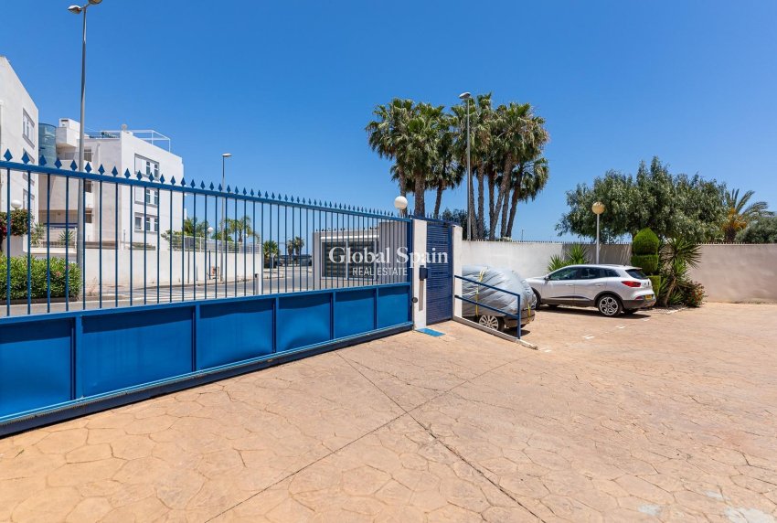 Wederverkoop - APPARTEMENT -
ORIHUELA COSTA - Orihuela Costa