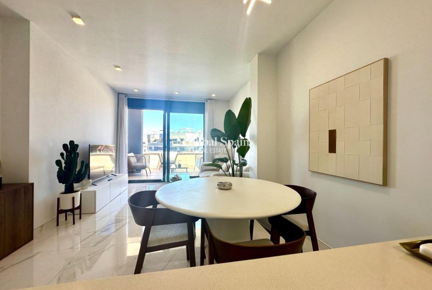 Wederverkoop - APPARTEMENT -
ORIHUELA COSTA - Pau 8