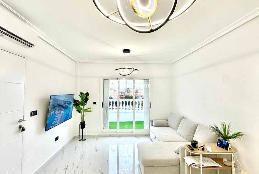 Wederverkoop - APPARTEMENT -
ORIHUELA COSTA - Playa Flamenca Norte