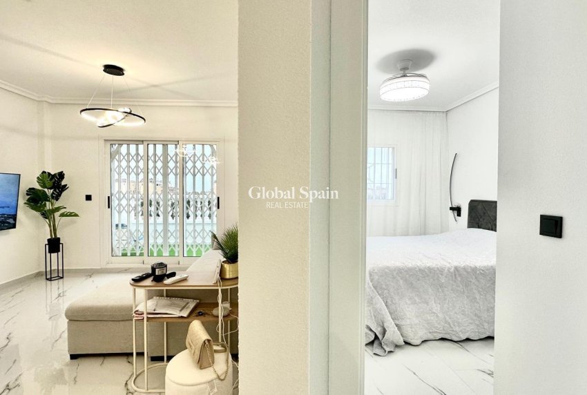 Wederverkoop - APPARTEMENT -
ORIHUELA COSTA - Playa Flamenca Norte