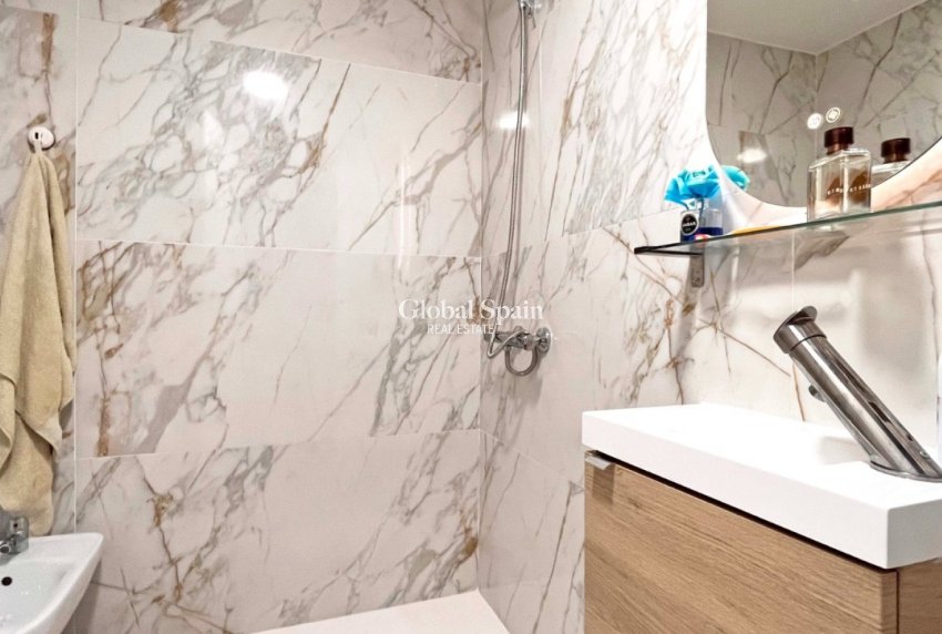 Wederverkoop - APPARTEMENT -
ORIHUELA COSTA - Playa Flamenca