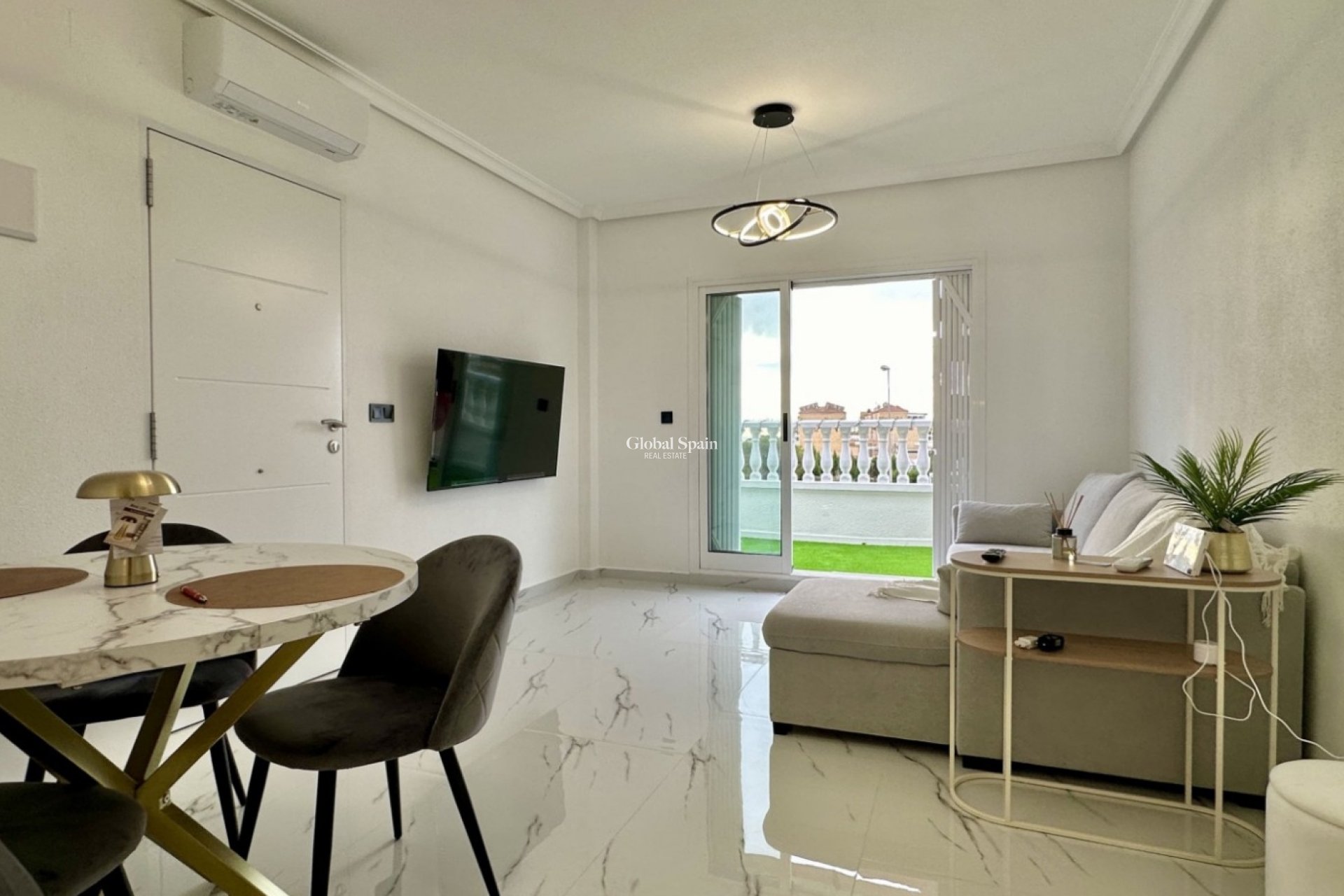 Wederverkoop - APPARTEMENT -
ORIHUELA COSTA - Playa Flamenca