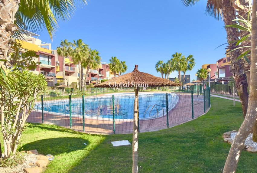 Wederverkoop - APPARTEMENT -
ORIHUELA COSTA - Playa Flamenca