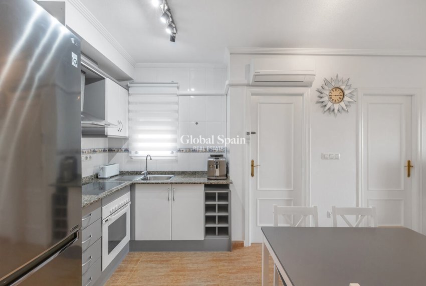 Wederverkoop - APPARTEMENT -
ORIHUELA COSTA - Playa Flamenca