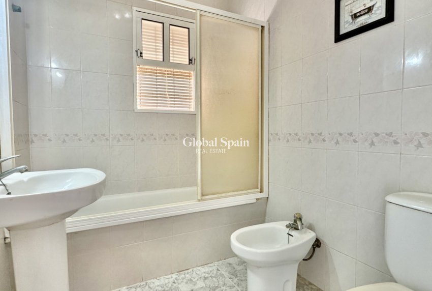 Wederverkoop - APPARTEMENT -
ORIHUELA COSTA - Playa Flamenca