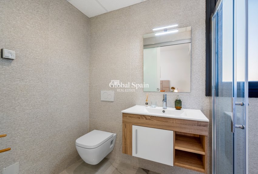 Wederverkoop - APPARTEMENT -
ORIHUELA COSTA - Playa Flamenca