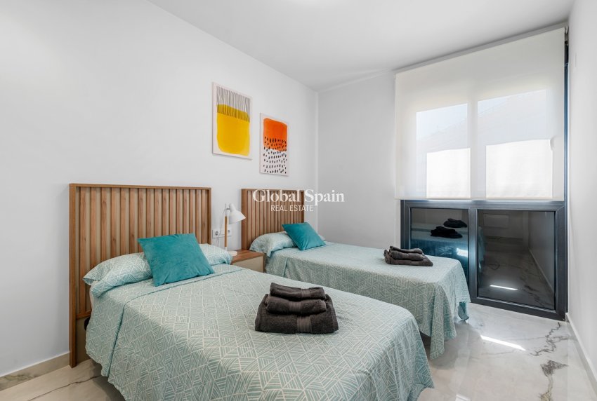 Wederverkoop - APPARTEMENT -
ORIHUELA COSTA - Playa Flamenca