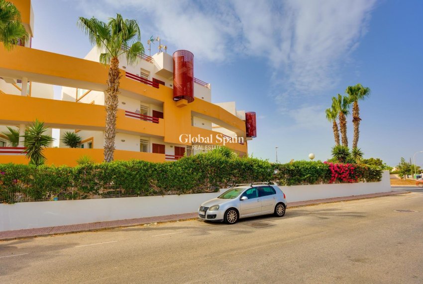 Wederverkoop - APPARTEMENT -
ORIHUELA COSTA - Playa Flamenca