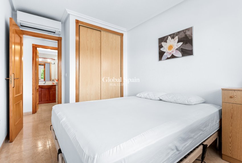 Wederverkoop - APPARTEMENT -
ORIHUELA COSTA - Playa Flamenca