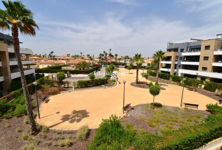 Wederverkoop - APPARTEMENT -
Orihuela Costa - Playa Flamenca