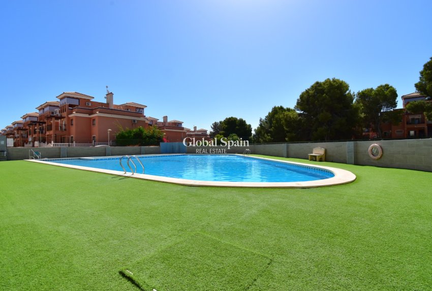 Wederverkoop - APPARTEMENT -
Orihuela Costa - Playa Flamenca