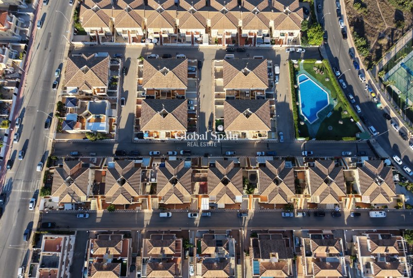 Wederverkoop - APPARTEMENT -
ORIHUELA COSTA - Playa Flamenca