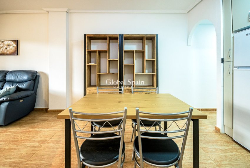 Wederverkoop - APPARTEMENT -
ORIHUELA COSTA - Punta Prima