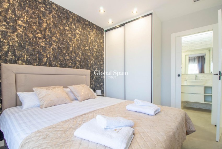 Wederverkoop - Appartement -
ORIHUELA COSTA - Punta Prima