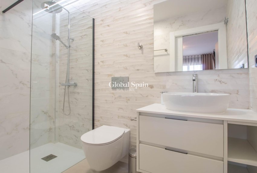 Wederverkoop - Appartement -
ORIHUELA COSTA - Punta Prima