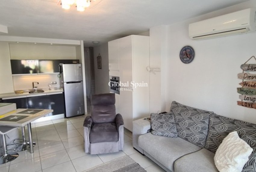 Wederverkoop - APPARTEMENT -
ORIHUELA COSTA - Punta Prima
