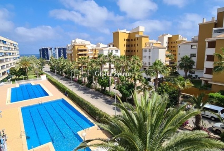 Wederverkoop - APPARTEMENT -
ORIHUELA COSTA - Punta Prima