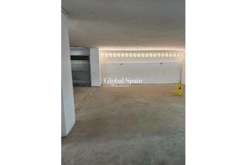 Wederverkoop - APPARTEMENT -
ORIHUELA COSTA - Punta Prima