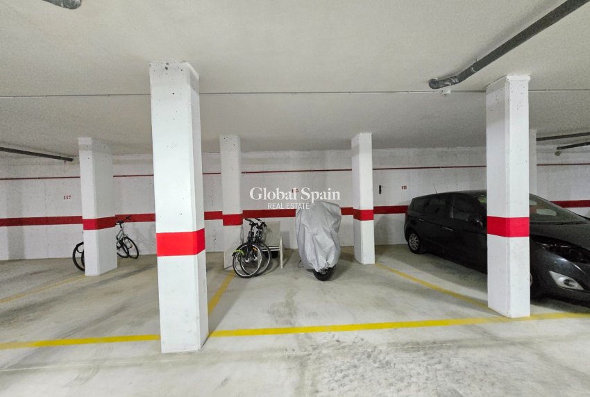 Wederverkoop - APPARTEMENT -
ORIHUELA COSTA - Punta Prima *